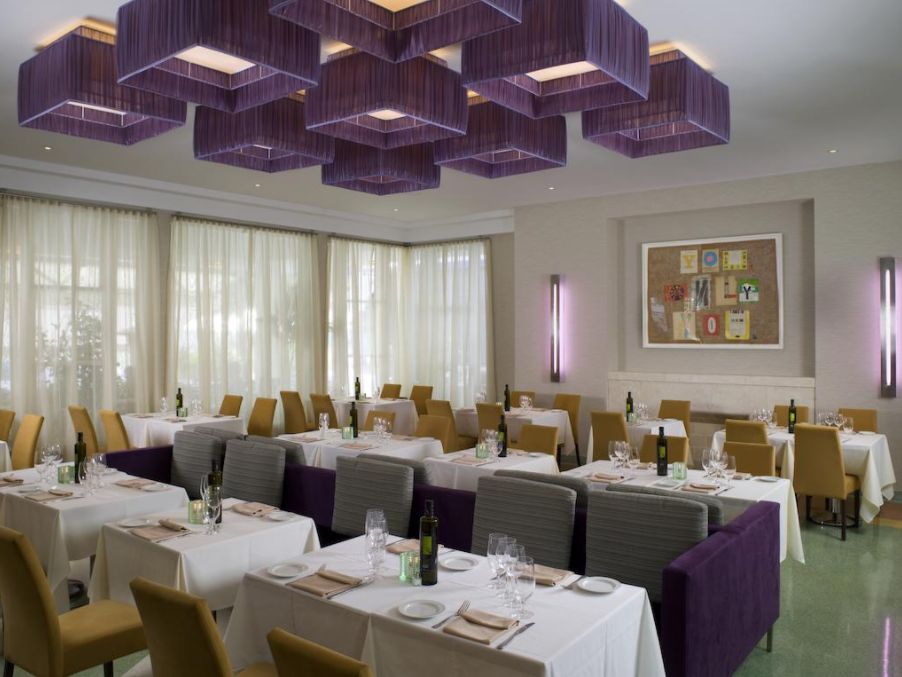 Breakwater Hotel, Miami Beach Art Deco